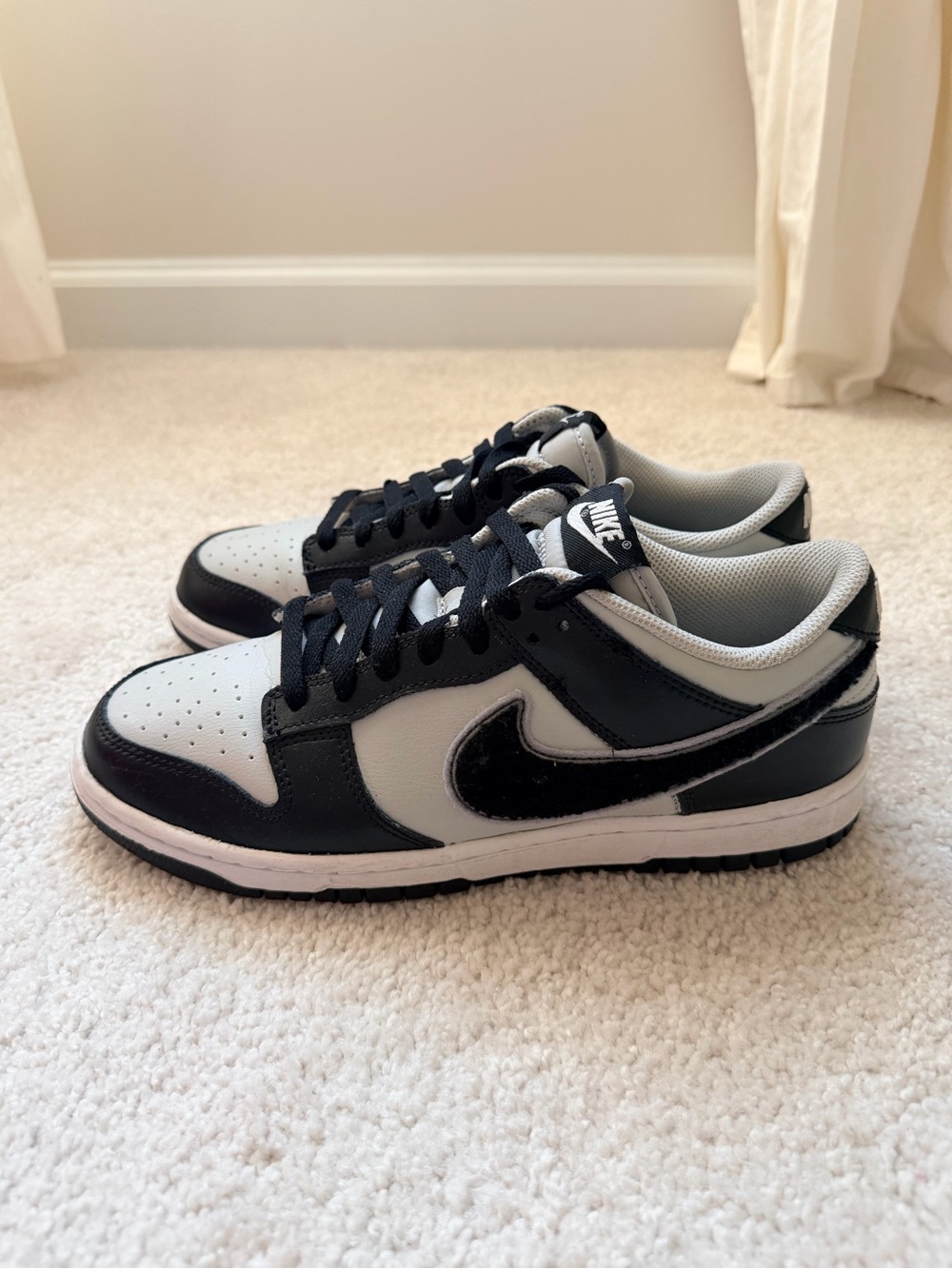 Nike Dunk Low Retro Chenille Swoosh - Picture 1 of 8